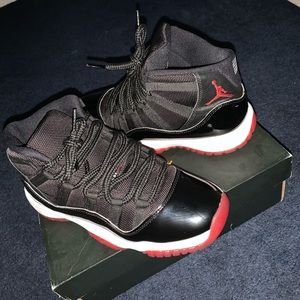 Jordan retro bred 11